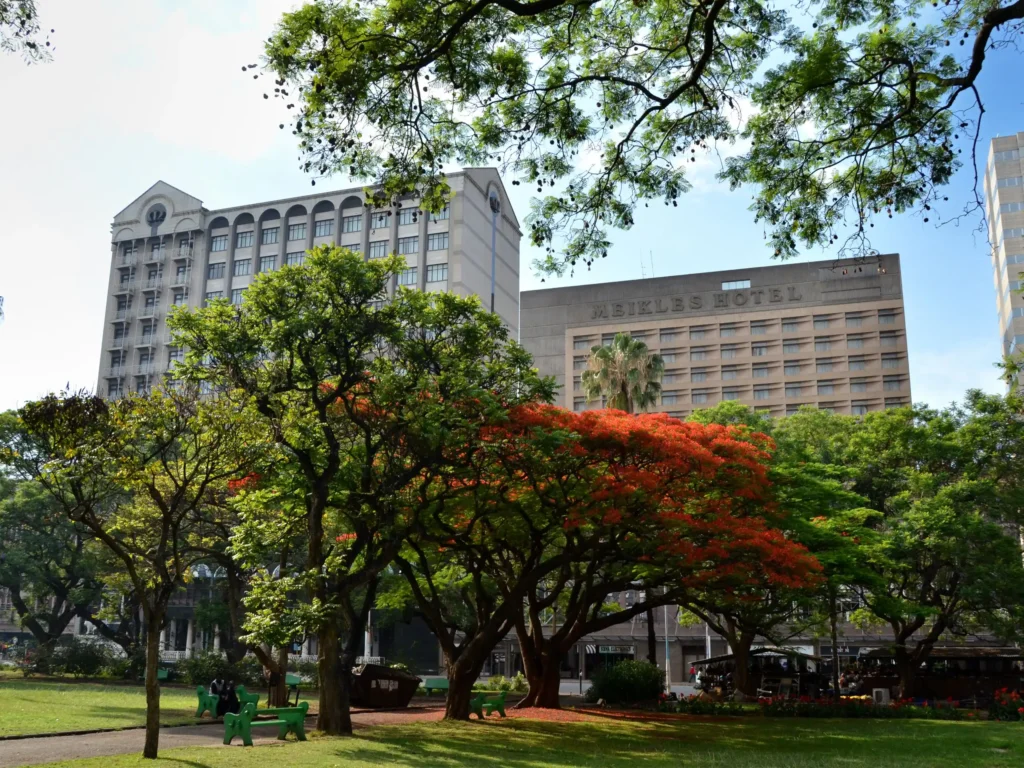 HRERH-P0002-Hotel-Exterior-Daytime.4×3