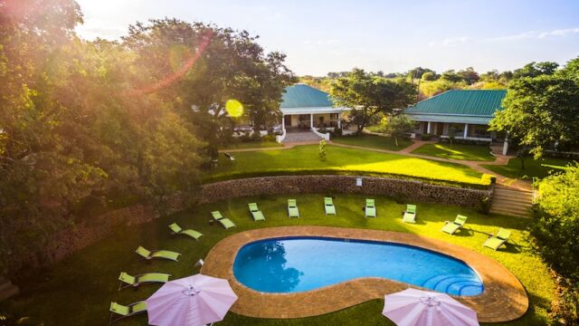 Batonka-Guest-Lodge-Vic-Falls-4