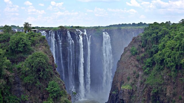 Victoria-Falls-from-Victoria-Bridge-Zimbabwe